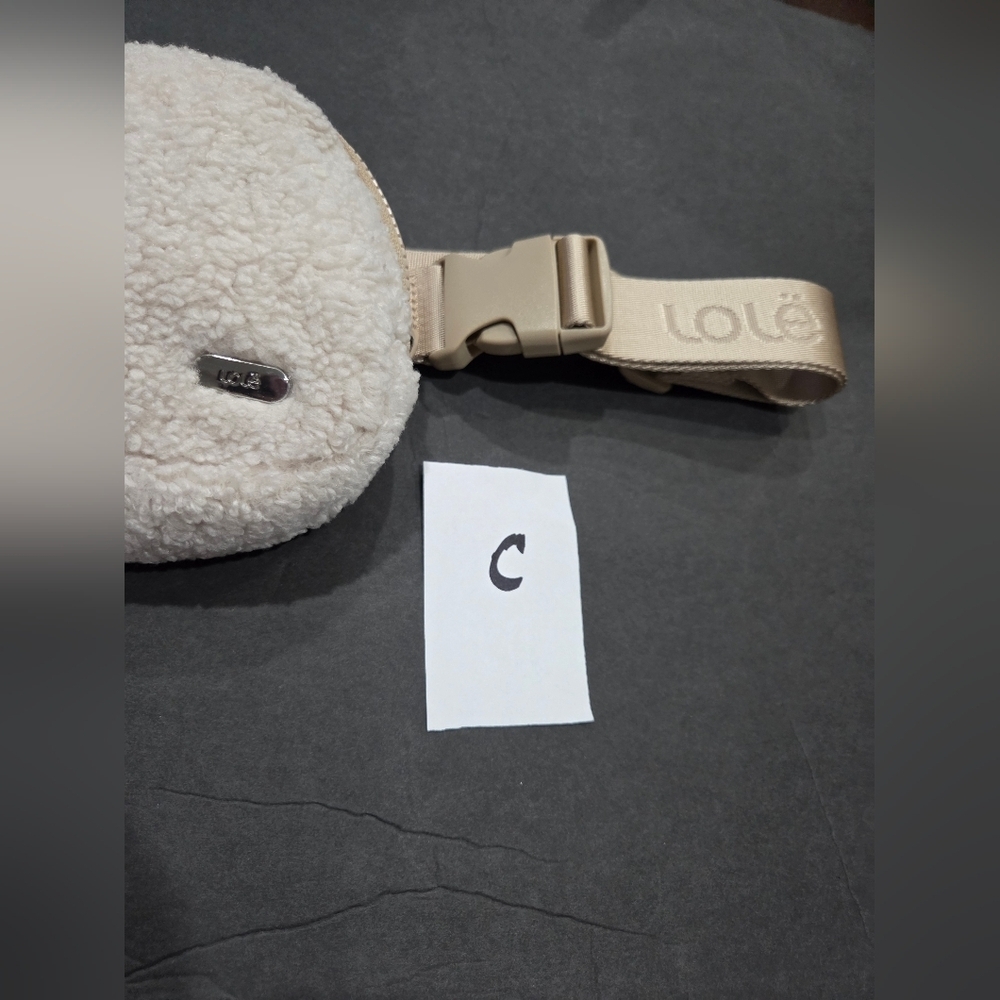 Lole Cream Sherpa Belt Bag - Picture 9 of 9